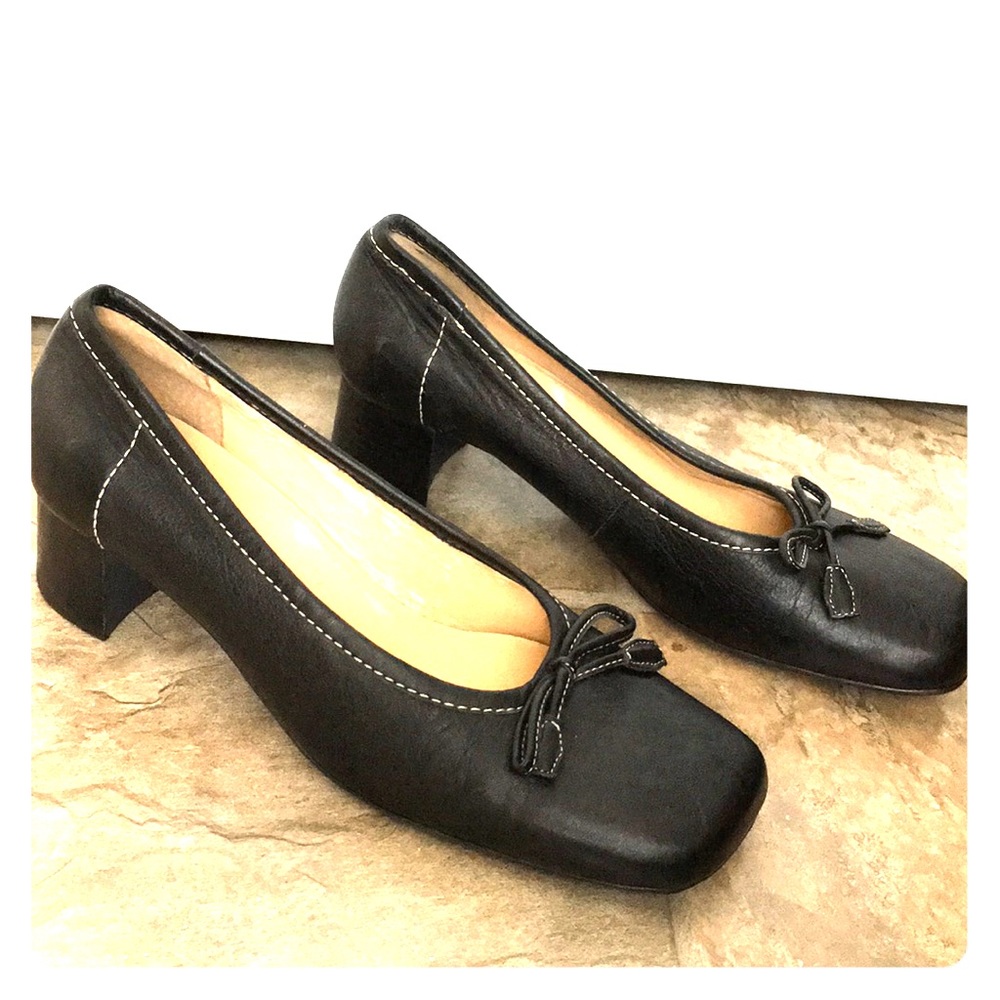 Leather Black Thick Sole Pump - Picture 7 of 12